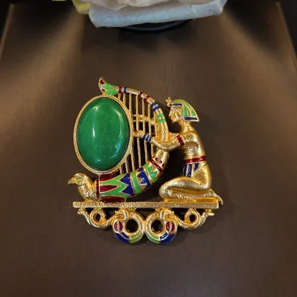 Exquisite Vintage Egyptian Revival Pharaoh & Harp Statement Brooch - Picture 5 of 7
